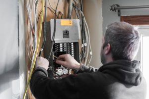 משדרגים לוח חשמל - איך לשדרג את לוח החשמל הביתי שלך בקלות